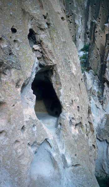 Cave dwelling at Bandalier National Monument (photo by Henry Tribe 1958). Cave dwelling at Bandalier National Monument (photo by Henry Tribe 1958).