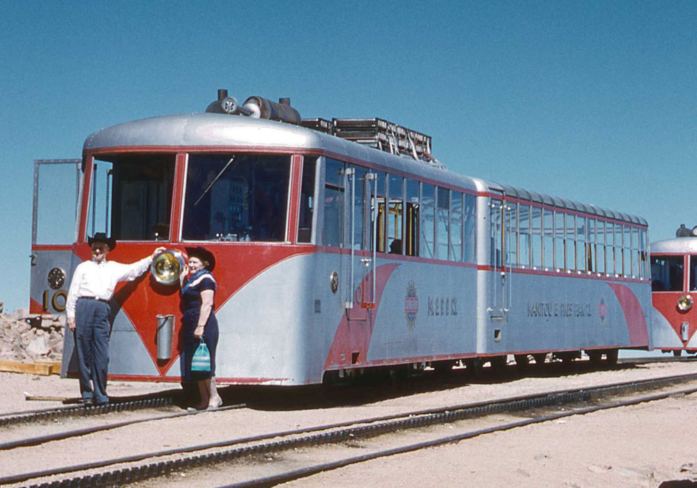 Pikes Peak mountain railway train at the summit (photo by Henry Tribe 1958). Pikes Peak mountain railway train at the summit (photo by Henry Tribe 1958).