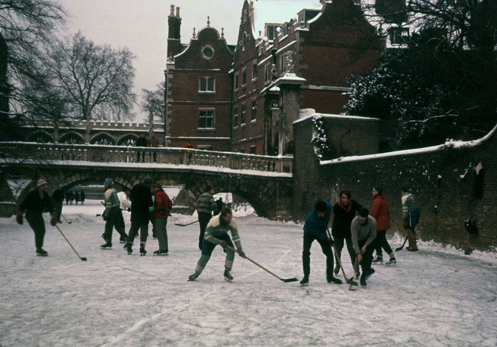 Ice Hockey on the River Cam, January 1963. Photo: Henry Tribe. Ice Hockey on the River Cam, January 1963. Photo: Henry Tribe.