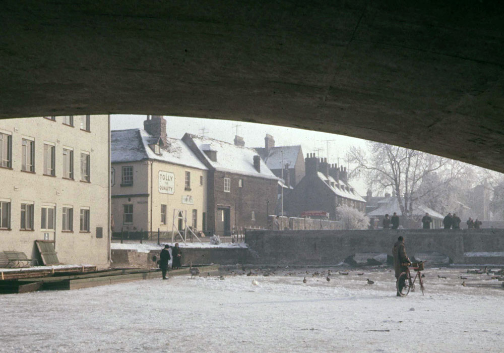 The Mill Pond from under Silver Street Bridge, January 1963. Photo: Henry Tribe. The Mill Pond from under Silver Street Bridge, January 1963. Photo: Henry Tribe.