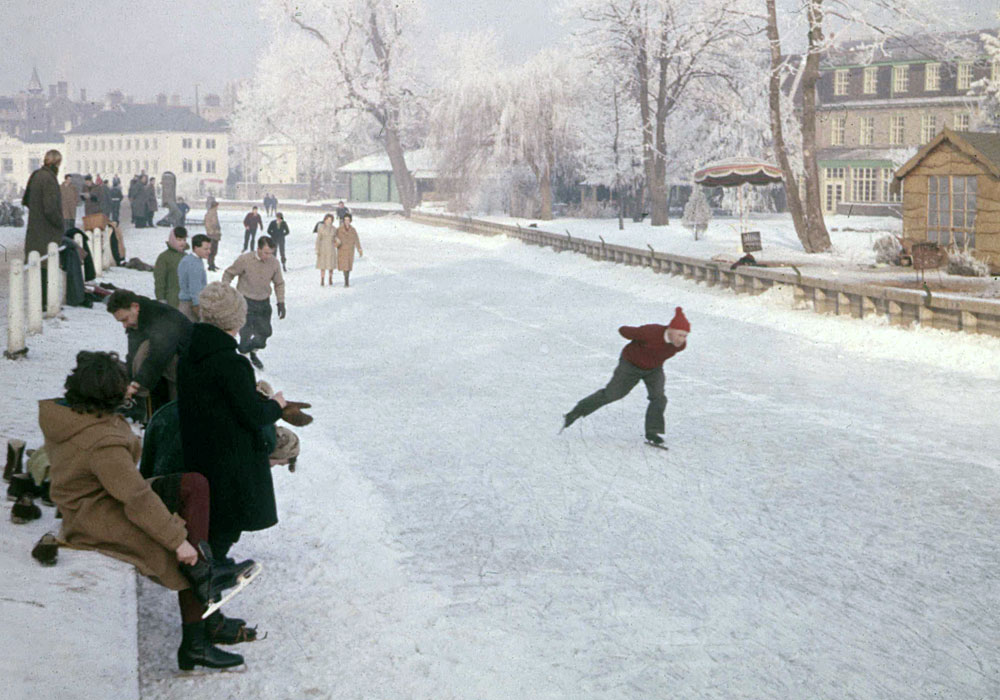 Skating on the River Cam upstream of Mill Bridge, January 1963. Photo: Henry Tribe. Skating on the River Cam upstream of Mill Bridge, January 1963. Photo: Henry Tribe.
